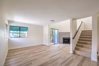 Photo #5: 2424271 Listing