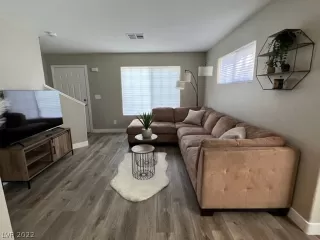 Photo #4: 2424295 Listing 