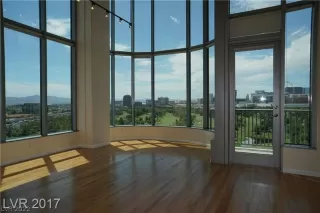 Photo #2: 2424296 Listing