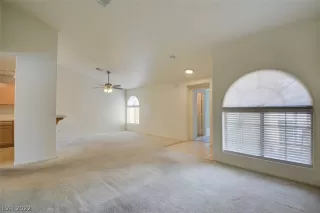 Photo #5: 2424321 Listing