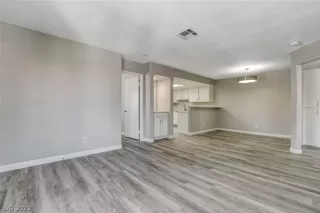 Photo #3: 2424322 Listing 