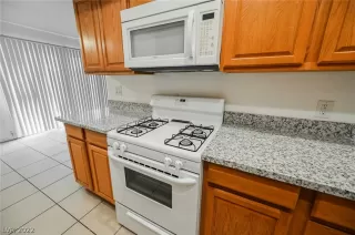 Photo #3: 2424380 Listing