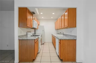 Photo #4: 2424380 Listing