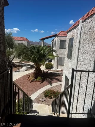 Photo #3: 2424387 Listing 