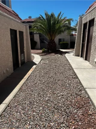 Photo #4: 2424387 Listing 