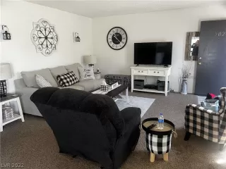 Photo #5: 2424387 Listing 