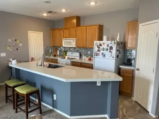 Photo #2: 2424395 Listing 