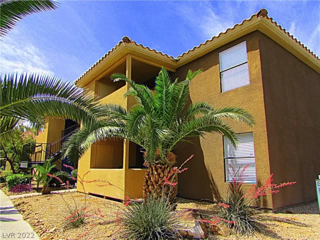 MLS: 2424408 Condo For Sale