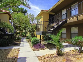 Photo #1: 2424408 Listing 