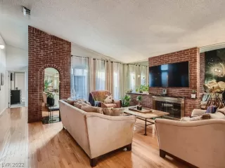 Photo #6: 2424441 Listing 