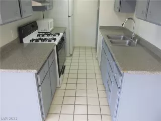 Photo #4: 2424456 Listing 