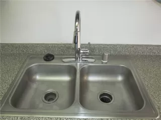 Photo #5: 2424456 Listing 