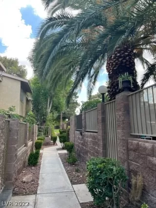 Photo #2: 2424463 Listing