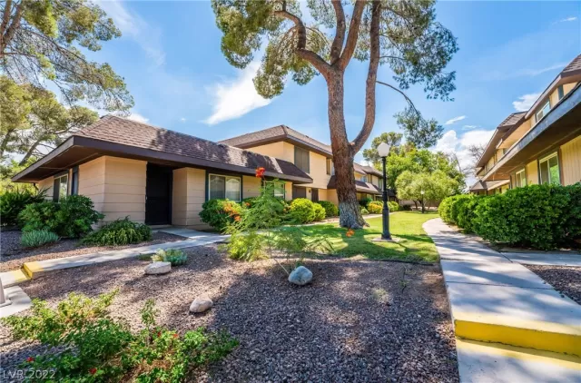 MLS: 2424512 Condo For Sale