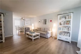 Photo #5: 2424512 Listing