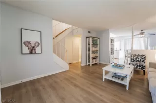 Photo #6: 2424512 Listing