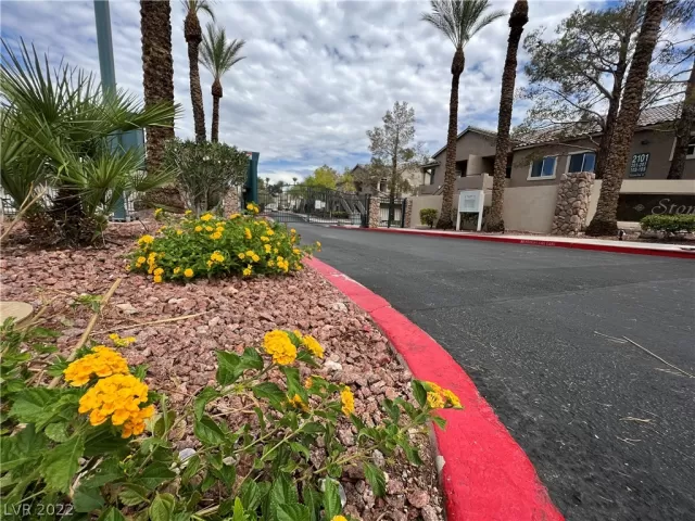 MLS: 2424514 Condo For Sale