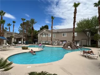 Photo #4: 2424514 Listing 