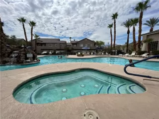 Photo #6: 2424514 Listing 