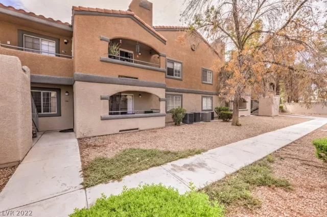 MLS: 2424536 Condo For Sale