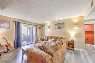 Photo #5: 2424536 Listing