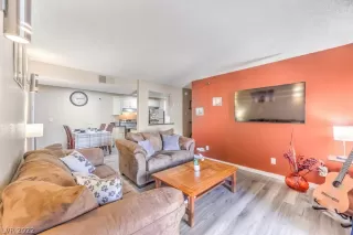 Photo #6: 2424536 Listing