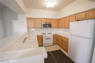 Photo #3: 2424549 Listing 