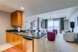 Photo #4: 2424603 Listing