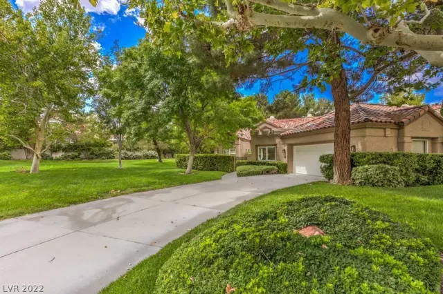 MLS: 2424607 Condo For Sale