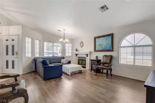 Photo #4: 2424619 Listing 