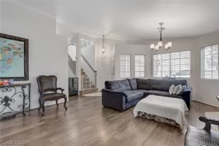 Photo #5: 2424619 Listing 