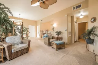 Photo #4: 2424688 Listing