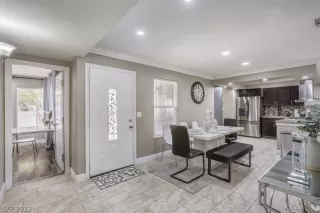 Photo #6: 2424722 Listing 