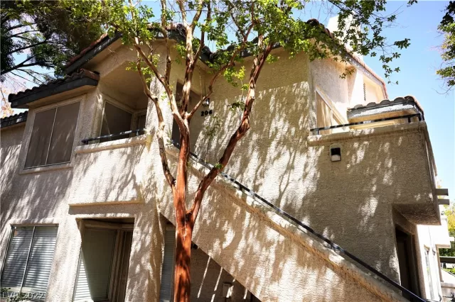 MLS: 2425740 Condo For Sale