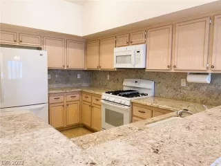 Photo #3: 2425753 Listing