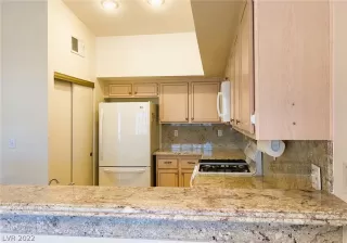 Photo #4: 2425753 Listing