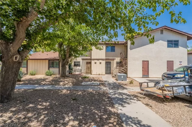 MLS: 2425779 Condo For Sale