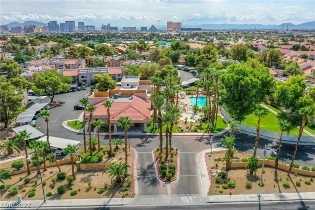 MLS: 2425823 Condo For Sale