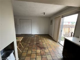 Photo #5: 2425832 Listing