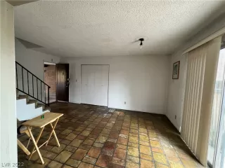 Photo #6: 2425832 Listing