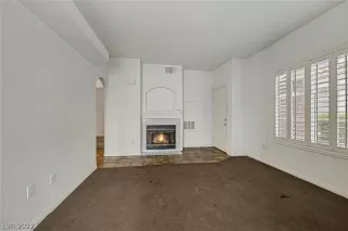 Photo #5: 2425845 Listing