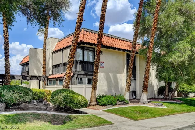 MLS: 2425851 Condo For Sale