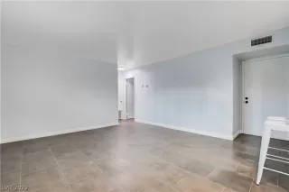 Photo #3: 2425851 Listing