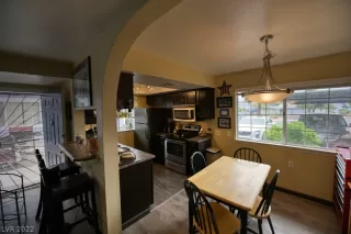 Photo #4: 2425855 Listing