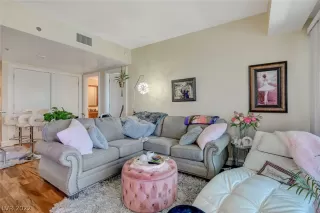 Photo #1: 2425865 Listing