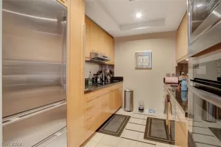 Photo #5: 2425865 Listing