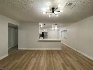 Photo #1: 2425866 Listing 