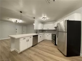 Photo #3: 2425866 Listing 