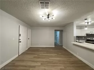 Photo #4: 2425866 Listing 