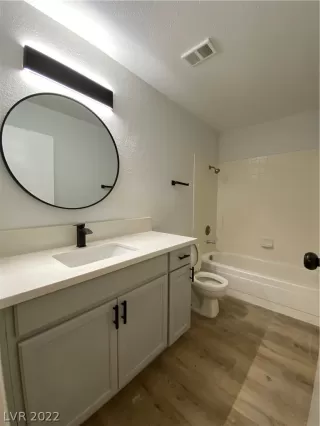 Photo #5: 2425866 Listing 